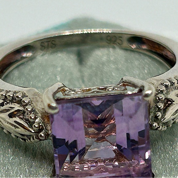 VINTAGE sz6 DESIGNER STS 2.6CTW EMERALD CUT COLOR CHANGING GEMSTONE 925SS ring - Picture 7 of 16